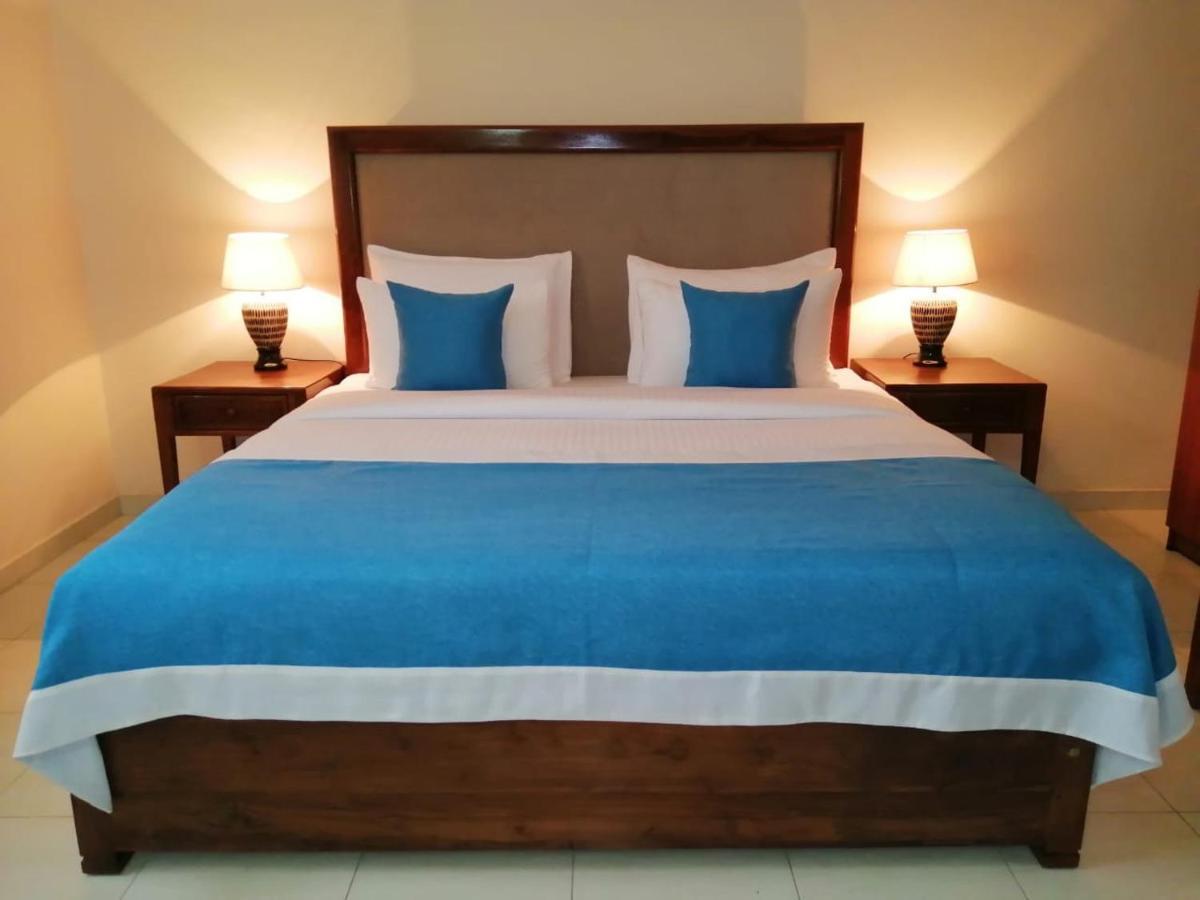 Nalendra Villa - Oceanfront Hikkaduwa Kültér fotó